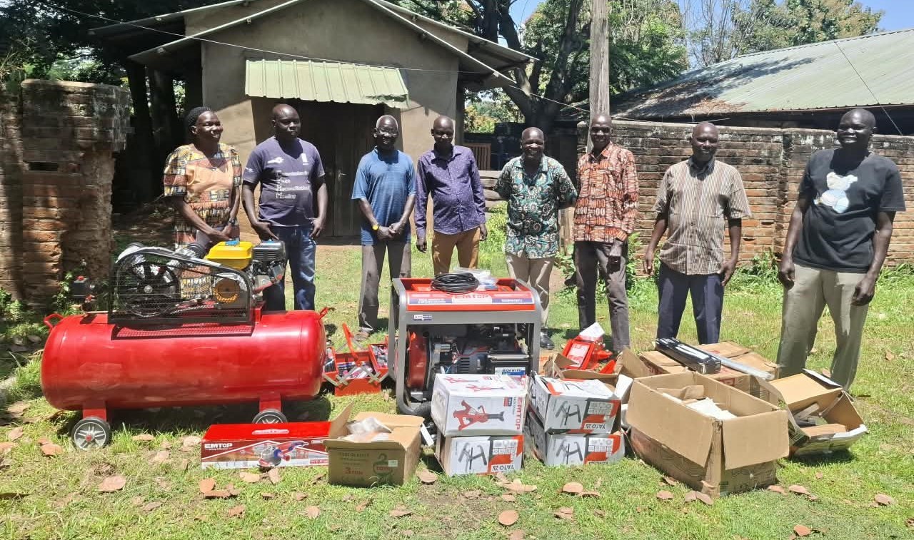 The community pose with the equipment given by GIZ photo courtesy