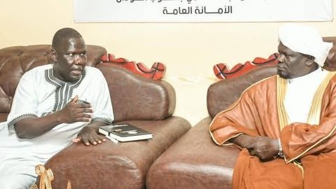 Chairperson of the National Election Commission (NEC), Gabriel Bol Deng (Right) and Sheik Dr. Abdalla Baraj Rual, Leader of the South Sudan Islamic Council (Left) during meeting in Juba on Tuesday (Photo by PU)